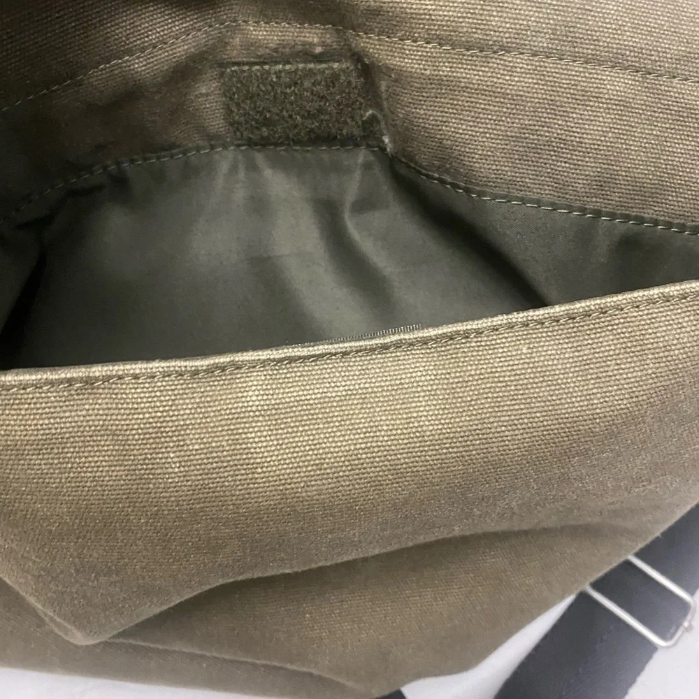 Calvin Klein Men’s Army Green Messenger Bag - Picture 6 of 14
